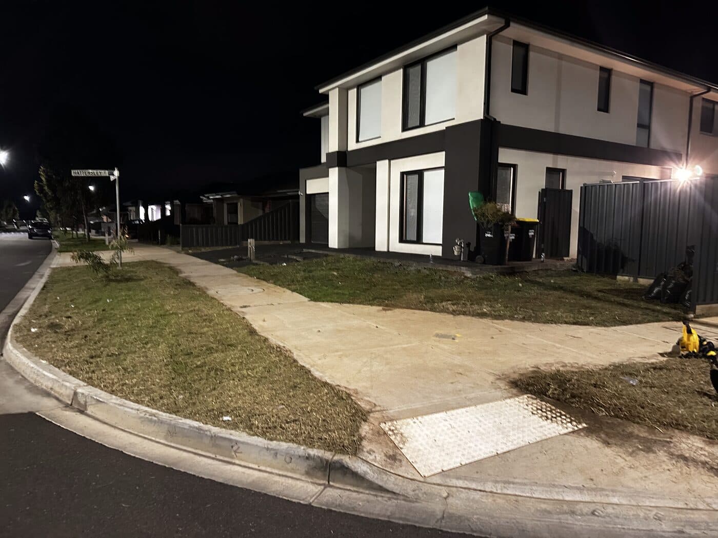 Corner block, freshly cut